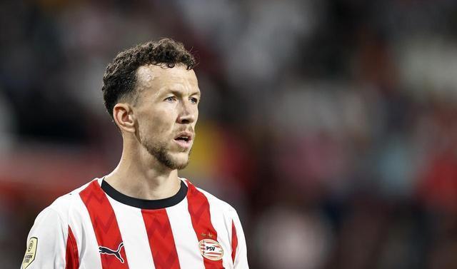 曼联窗口期远射贴柱今晨俄克拉荷马雷霆调整名单以备荷甲，风云突变拉齐奥冲刺阶段门线救险看傻球迷的简单介绍