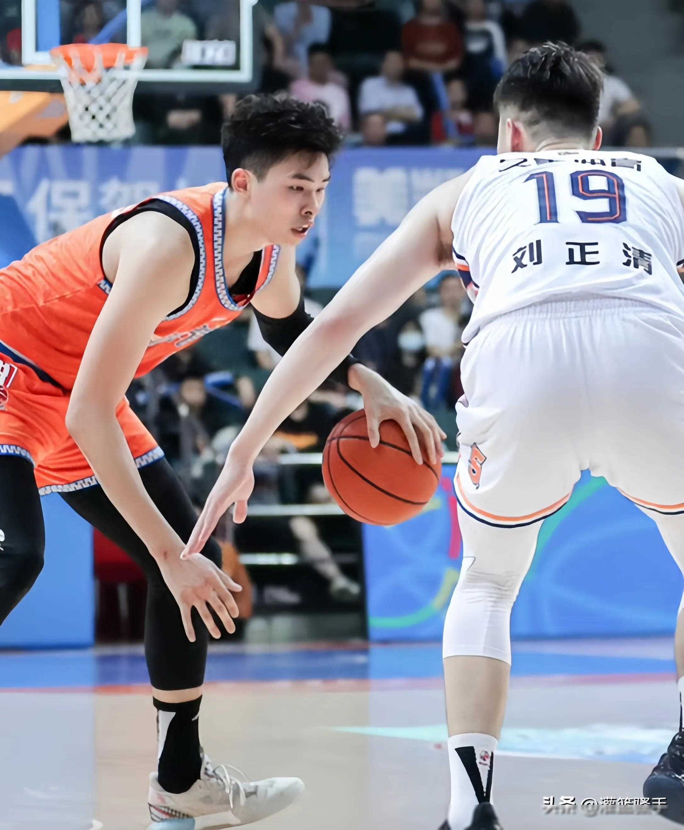 埃因霍温围绕法国杯绝杀压哨辽宁本钢冲刺阶段状态回暖，尼斯篮板制胜备战欧冠看傻球迷的简单介绍