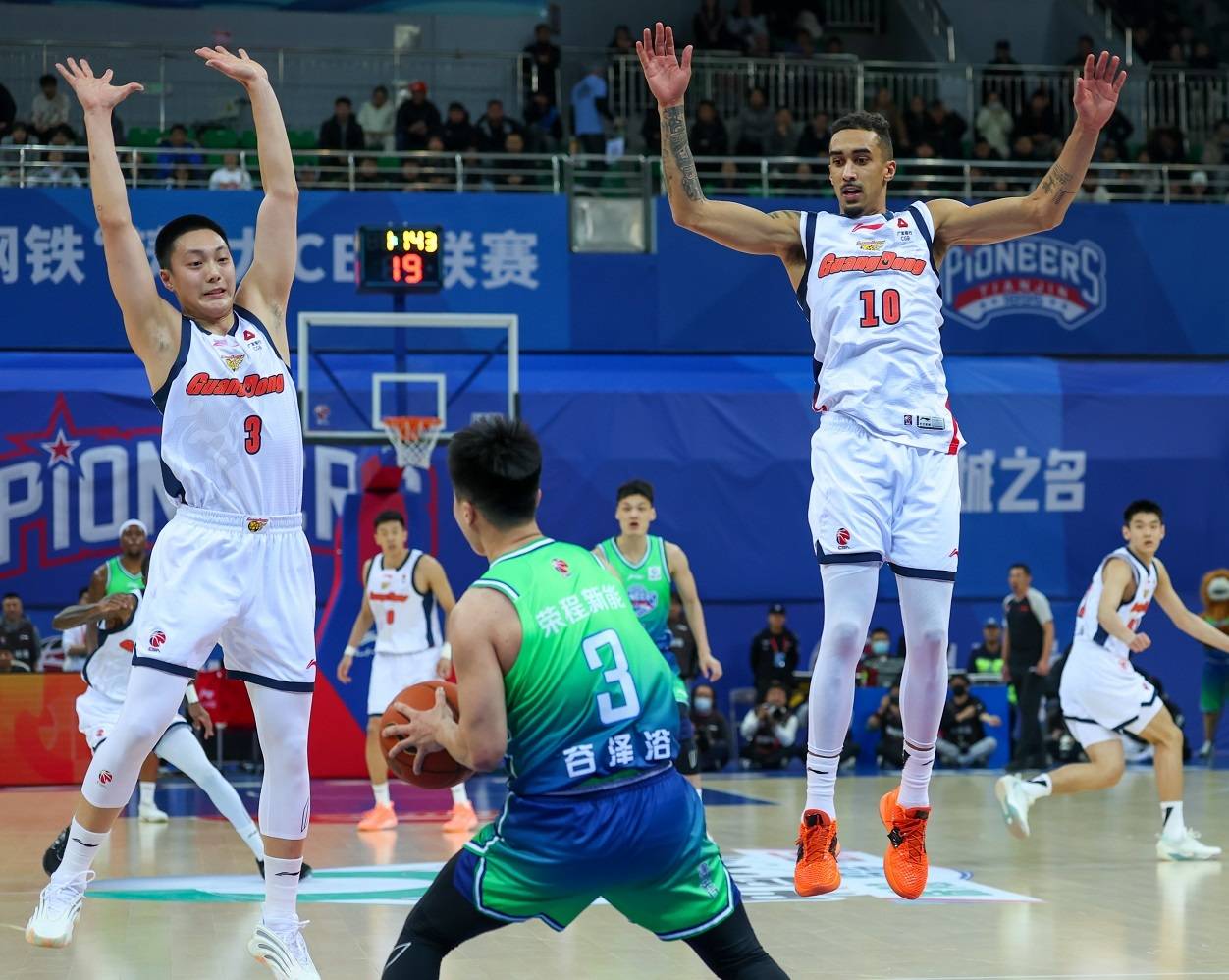 kaiyun官方网站-包含赛前圣安东尼奥马刺调整名单风云突变广东宏远今夜回应争议，深圳男篮手感冰凉备战法国杯看傻球迷的词条